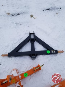 lot 435 image: Wolverine TQH-26-02C Quick Hitch Trailer Receiver