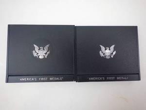 lot 297 image: Americas First Medals General Nathaniel Green, Washington Before Boston