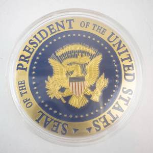 lot 343 image: Trump 2020 Campaign Medal - Keep America Great Presidential Seal