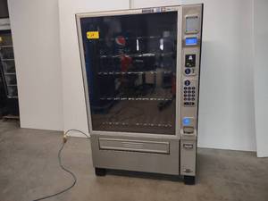 lot 14 image: Crane 449D