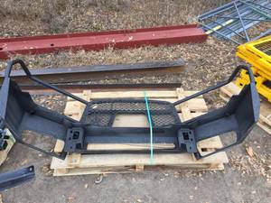 lot 107 image: RANCH HAND - LEGEND SERIES Front Bumper #D191