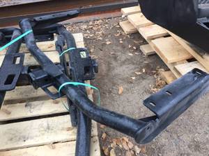 lot 109 image: Appears Class 3 Type Bolt-On 2 Receiver Hitch - 1 Unused Hitch