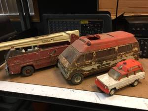 lot 141 image: 3 Vintage Tonka Emergency Vehicles
