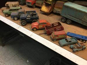 lot 147 image: Vintage Group Smaller Tonka - Nylint - Hubley