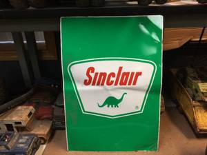 lot 152 image: Tin SINCLAIR Sign - 13 12 x 19 12