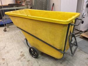 lot 159 image: RUBBERMAID #1016 Commercial 1 cuyd - 2000 Lb Rolling Bin