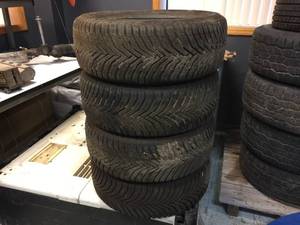 lot 165 image: Set of 4 MICHELIN Cross Climate 20555R16 Tires - 70-80% est