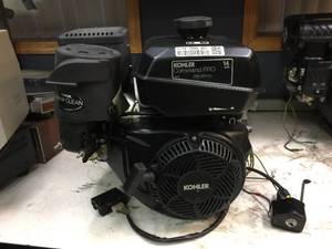 lot 173 image: Kohler Command Pro 14 HP429cc Horizontal Shaft Engine
