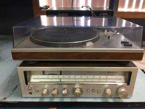 lot 190 image: SANYO JCX 2100KR Receiver  TP1010 Turntable - Powers On