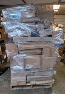 lot 199 image: WOW Amazon Mediums Returns Pallet 76 Tall