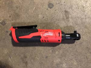 lot 64 image: Milwaukee M12 12V Lithium-Ion Cordless 38 in. Ratchet (Tool-Only) customer return see pictures