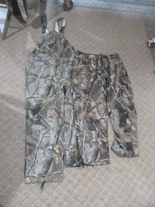 lot 5 image: 2 Pair of Mens Hunting Pants