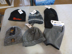 lot 28 image: NEW 6 Mens Winter Hats