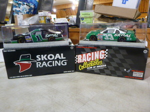 lot 47 image: 2 Action NASCAR Die-Cast Cars
