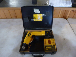 lot 73 image: DeWalt Versa Clutch Cordless 38 VSR Drill in Case