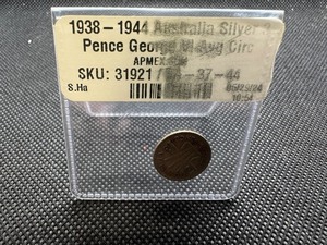 lot 39 image: 1942 Australia Silver 3 Pence George VI