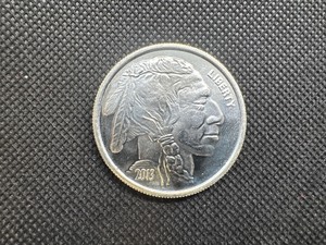 lot 42 image: 2013 BU 1 oz Silver Round Buffalo Design