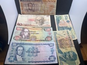 lot 71 image: Six Foreign Bank Notes - Mexico, Brasil, Jamaica