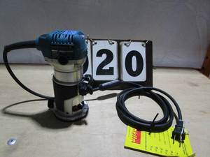 lot 20 image: Makita Compact Router