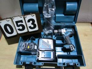 lot 53 image: Makita 12 Hammer Driver Kit