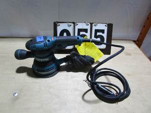 lot 55 image: Makita Random Orbit Sander