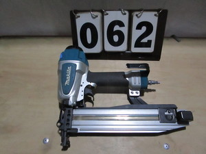 lot 62 image: Makita Medium Crown Stapler - Pneumatic