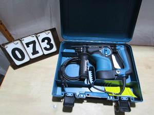 lot 73 image: Makita 1-18 Rotary Hammer Drill
