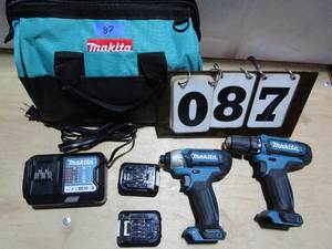 lot 87 image: Makita 2 Piece Cordless Combo Kit
