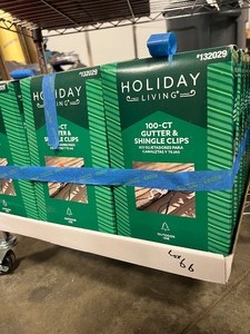 lot 67 image: Quantity 25 - 100 ct Gutter and Shingle Clips