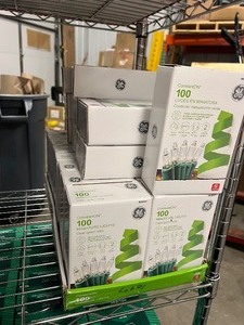 lot 71 image: Quantity 25 - GE Constant ON - miniature lights 100 ct