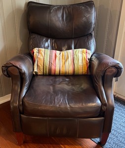 lot 70N image: SR - Brown Leather Recliner Chair with Pillow