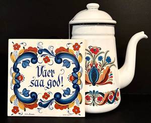 lot 122H image: LL - Vintage Berggren Designed Enamel Teapot and Decorative Tile Set