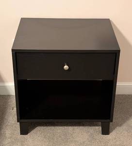 lot 16 image: ML - Black Nightstand with Drawer and Open Shelf