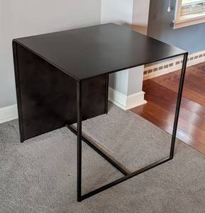 lot 21 image: LR - Ethan Allen Black Metal Side Table