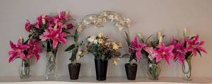 lot 142 image: LR - Set of 6 Faux Floral Arrangements in Various Vases