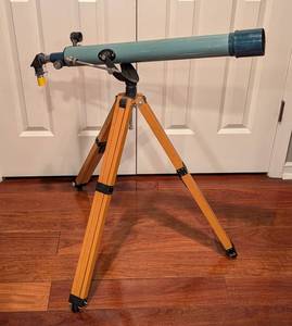 lot 143 image: LR - Vintage Sears Discoverer Model 46332 Astronomical Refractor Telescope