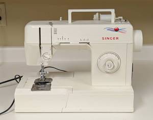 lot 150 image: LL - Singer Model 2517C Sewing Machine with Power Cord