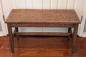 lot 205 image: ML - Vintage Solid Oak Bench