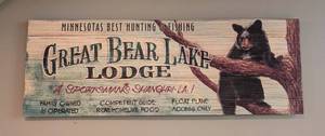 lot 207 image: LL - Vintage Style Great Bear Lake Lodge Hunting Fishing Wooden Sign
