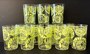 lot 193H image: DR - Set of 12 Plastic Tumblers with Lime Floral Design, 4.5 Inch