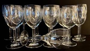 lot 207H image: K - Set of 14 Clear Glass Wine Glasses in Three Sizes