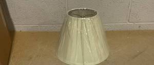 lot 112 image: Lamp Shade Creme