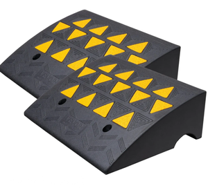 lot 140 image: VEVOR Rubber Curb Ramp 2 Pack, 6 Rise Height Heavy-Duty 33069 lbs15 T Capacity Threshold Ramps, Driveway Ramps with Stable Grid Structure for Cars, Wheelchairs, Bikes, Motorcycles