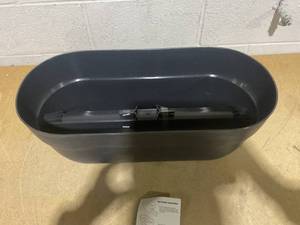 lot 198 image: Rail Planter