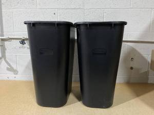 lot 372 image: LOT OF 2 Rubbermaid Commercial Deskside 10 gal Rectangular Indoor Plastic Can, Black, None, Plastic, 11 in