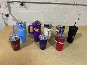 lot 300 image: LOT OF 8 Tumblers (Broken Lids)