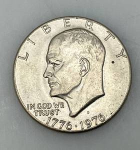 lot 16 image: 1776-1976 Type One Wide Print Bicentennial Eisenhower One Dollar Coin