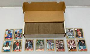 lot 31 image: Unsorted 1987 Topps Baseball Cards