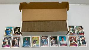 lot 32 image: Unsorted 1989 Topps Baseball Cards