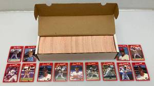 lot 36 image: Unsorted 1990 Donruss Baseball Cards